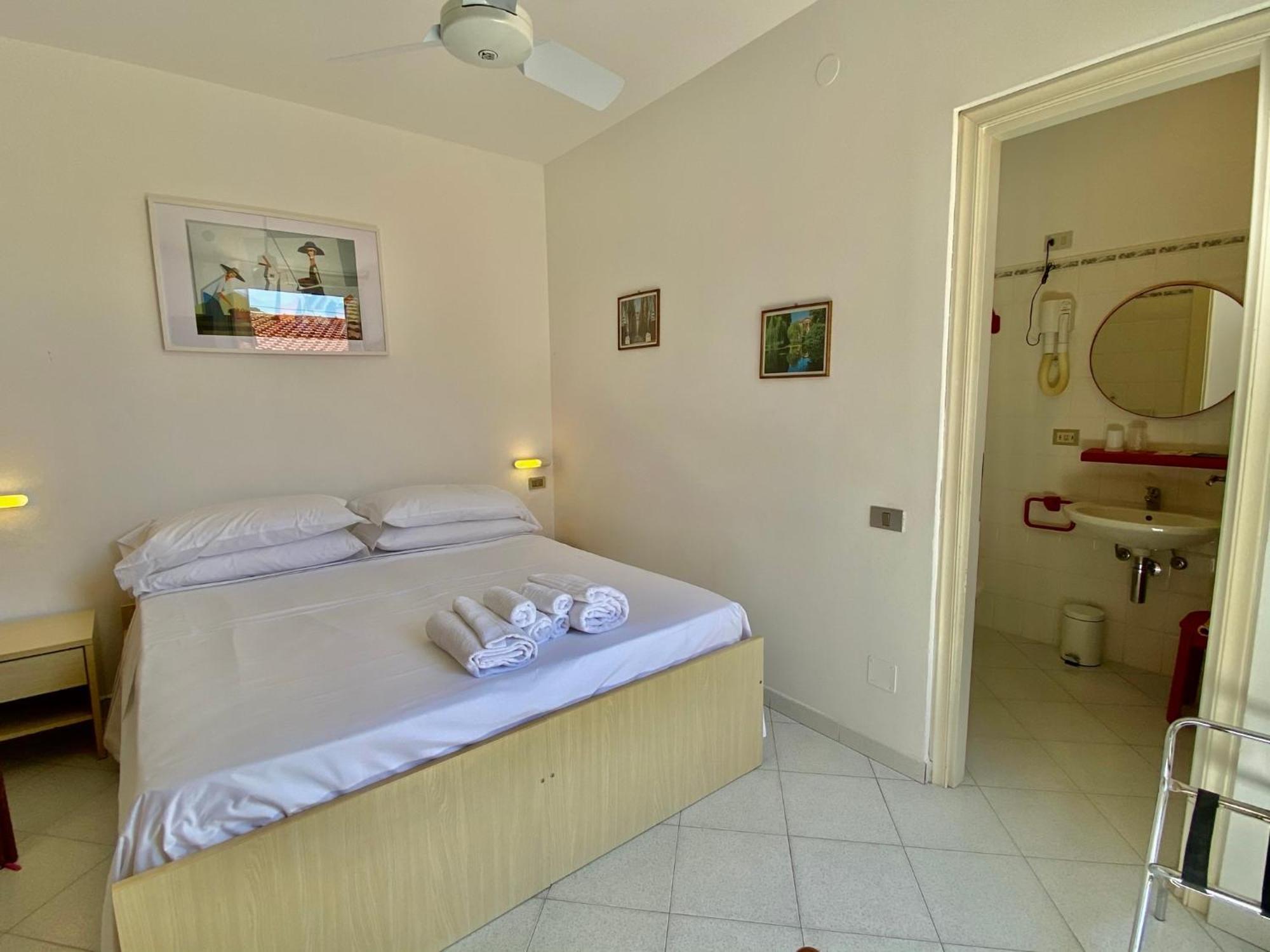 Hotel Alba Chiara Finale Ligure Luaran gambar